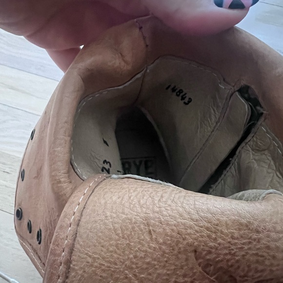 Frye lace up booties 8.5 - Picture 4 of 8